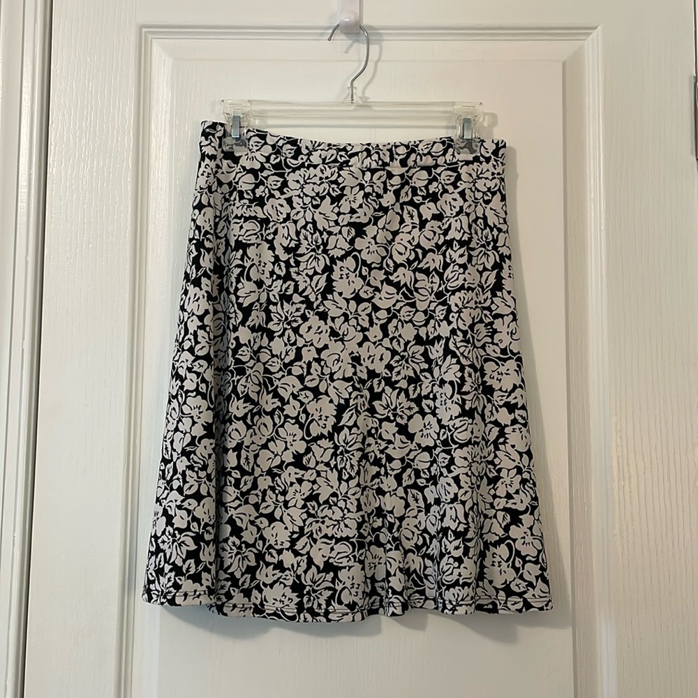 White House Black Market Skirt